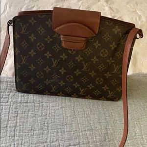 Louis Vuitton Shoulder bag